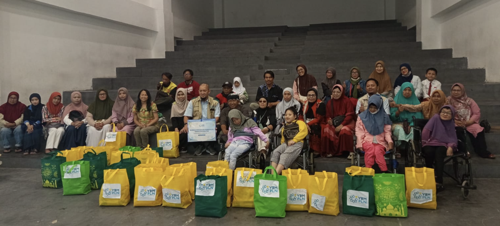 Panti Karya Asih Berpartisipasi dalam Acara Berbagi Berkat Ramadhan di Malang Creative Center