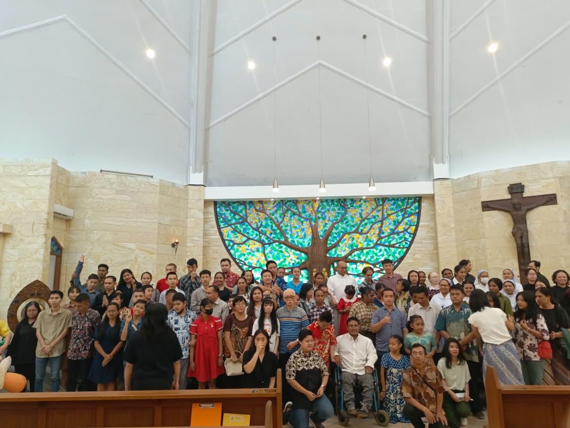 panti jiwa autis Panti Karya Asih Mengikuti Misa Bersama Umat Difabel di Gereja Santo Andreas Tidar
