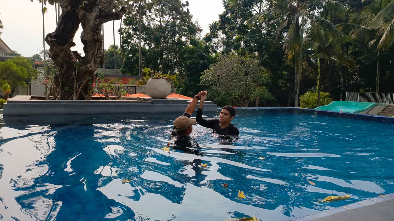 Terapi Autis Hydro Air di Panti Karya Asih | Manfaat Hidroterapi untuk Anak Autis